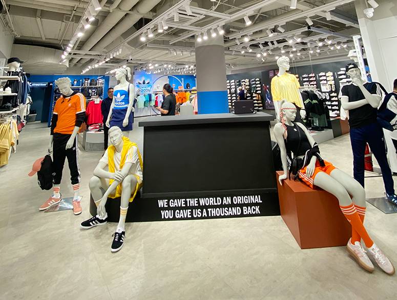 adidas store trinoma